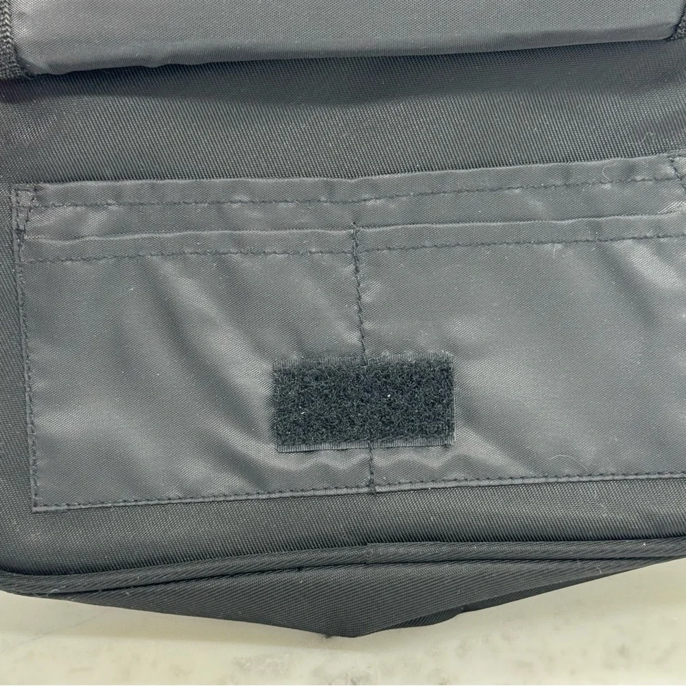 NWOT Black Disneyland Resort Buckle Fanny Pack Disney Parks‎ Exclusive